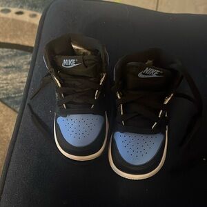 Jordan retro 1 university blue white black